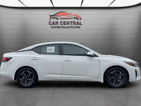 Used 2025 Nissan Sentra SV image 6