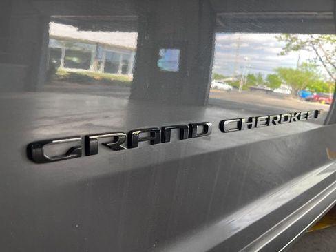 Used 2022 Jeep Grand Cherokee Altitude image 5