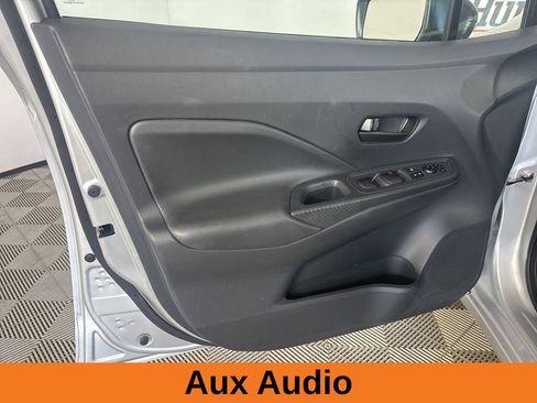 Used 2025 Nissan Versa S FWD image 8