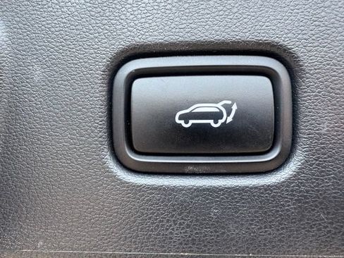 Used 2025 Hyundai Tucson SEL FWD image 9