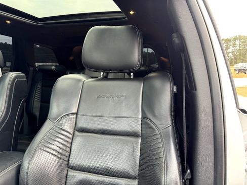 Used 2017 Jeep Grand Cherokee SRT image 12