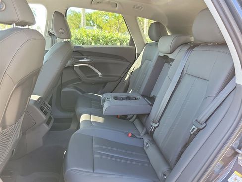 Certified 2025 Audi Q5 Premium w/ Convenience Package image 17