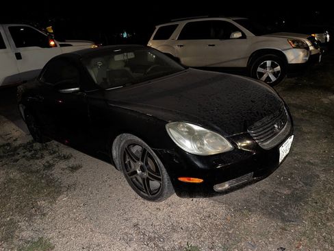 Used 2003 Lexus SC 430 Convertible image 9