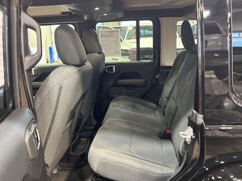 Used 2025 Jeep Wrangler Backcountry image 34