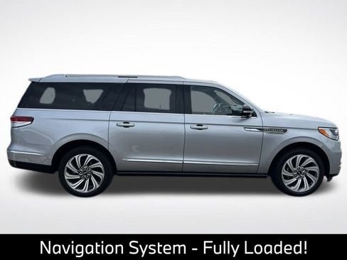 Used 2022 Lincoln Navigator L Reserve RWD image 10
