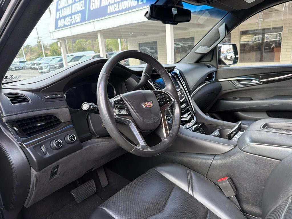 Used 2016 Cadillac Escalade Platinum AWD/4WD image 5