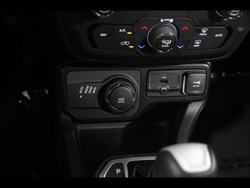 Used 2023 Jeep Renegade Limited w/ Sun/Sound Group AWD/4WD image 15