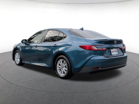 Used 2025 Toyota Camry LE w/ Convenience Package FWD image 4