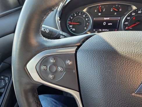 Used 2023 Chevrolet Traverse LT image 28