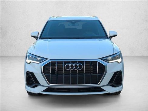 Used 2025 Audi Q3 2.0T Premium w/ Convenience Package image 2