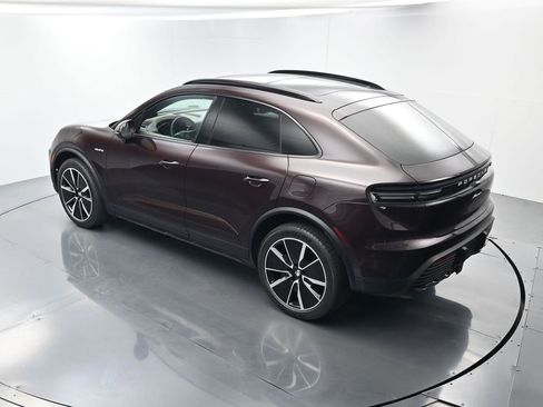 Certified 2025 Porsche Macan Electric RWD image 35
