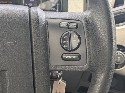 Used 2016 Ford F250 XLT w/ XLT Premium Package AWD/4WD image 27