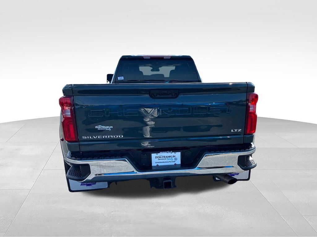 Used 2026 Chevrolet Silverado 3500 LTZ AWD/4WD image 4