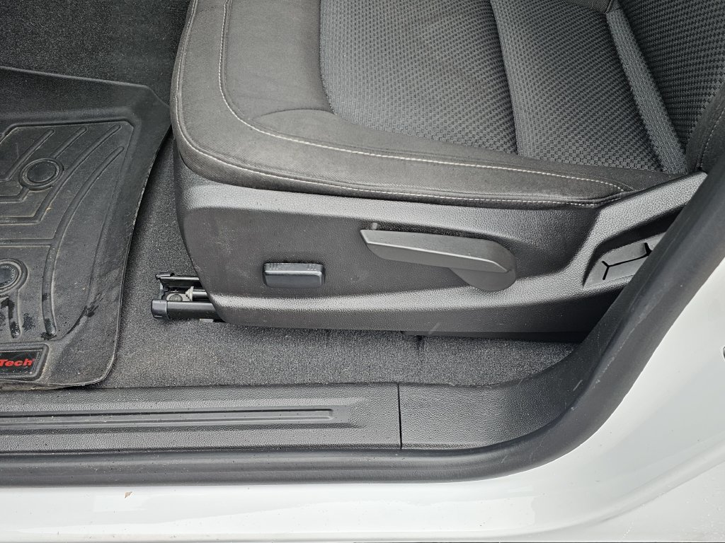 Used 2022 Chevrolet Colorado LT RWD image 17