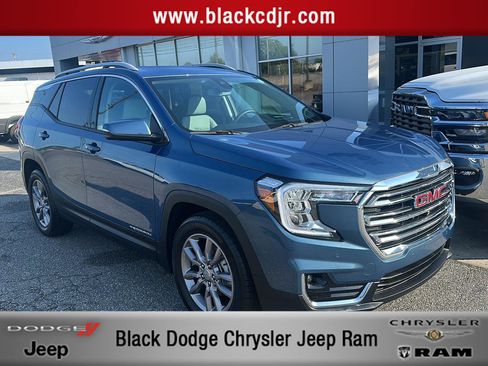 Used 2024 GMC Terrain SLT w/ Tech Package image 1