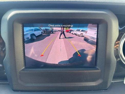 Certified 2021 Jeep Wrangler Unlimited Sahara AWD/4WD image 18