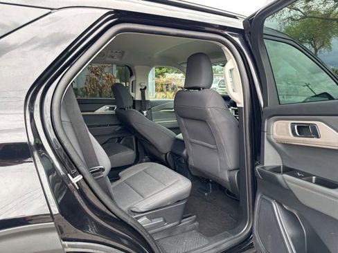 Used 2025 Ford Explorer Active image 16