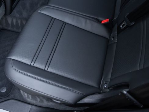 Certified 2026 Porsche Cayenne Coupe image 35