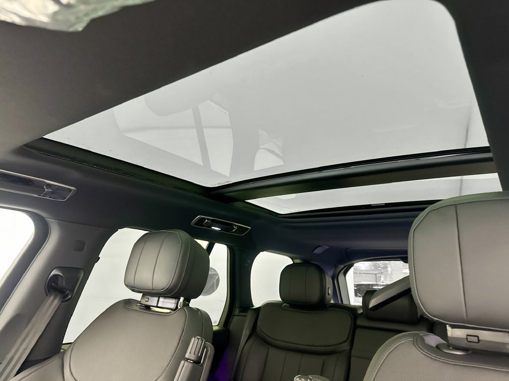 New 2026 Land Rover Range Rover SE AWD/4WD image 22