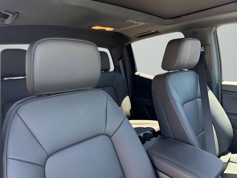 New 2025 GMC Canyon Elevation w/ Convenience Package image 14