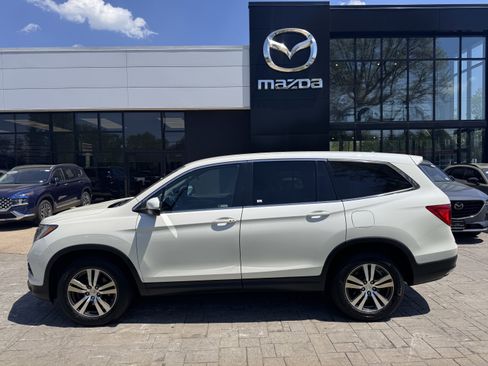 Used 2018 Honda Pilot EX image 4