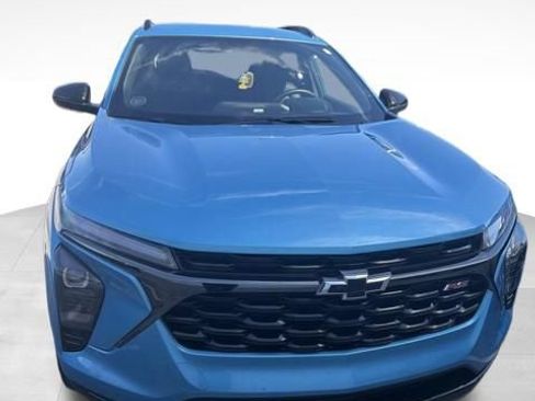 Used 2025 Chevrolet Trax RS w/ Driver Confidence Package FWD image 3