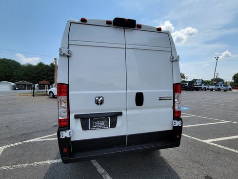 Used 2025 RAM ProMaster 2500 w/ Convenience Group FWD image 11