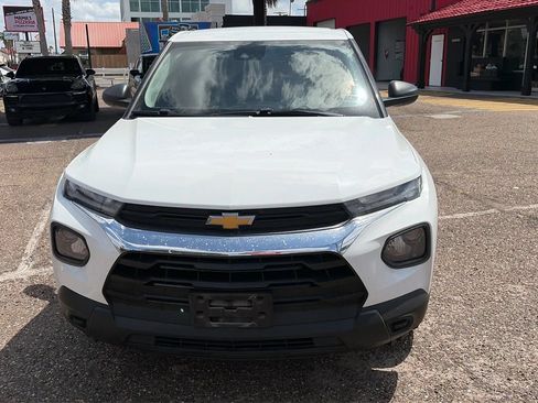 Used 2023 Chevrolet TrailBlazer LS AWD/4WD image 2