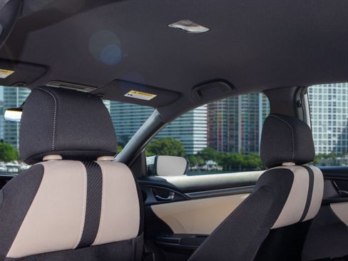 Used 2018 Honda Civic Sport image 17