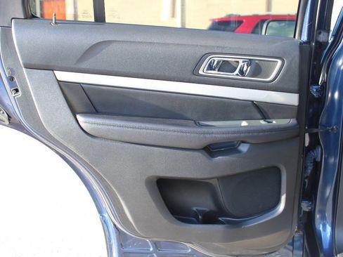 Used 2017 Ford Explorer XLT w/ Equipment Group 202A image 12