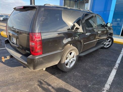 Used 2011 Chevrolet Suburban LTZ image 3