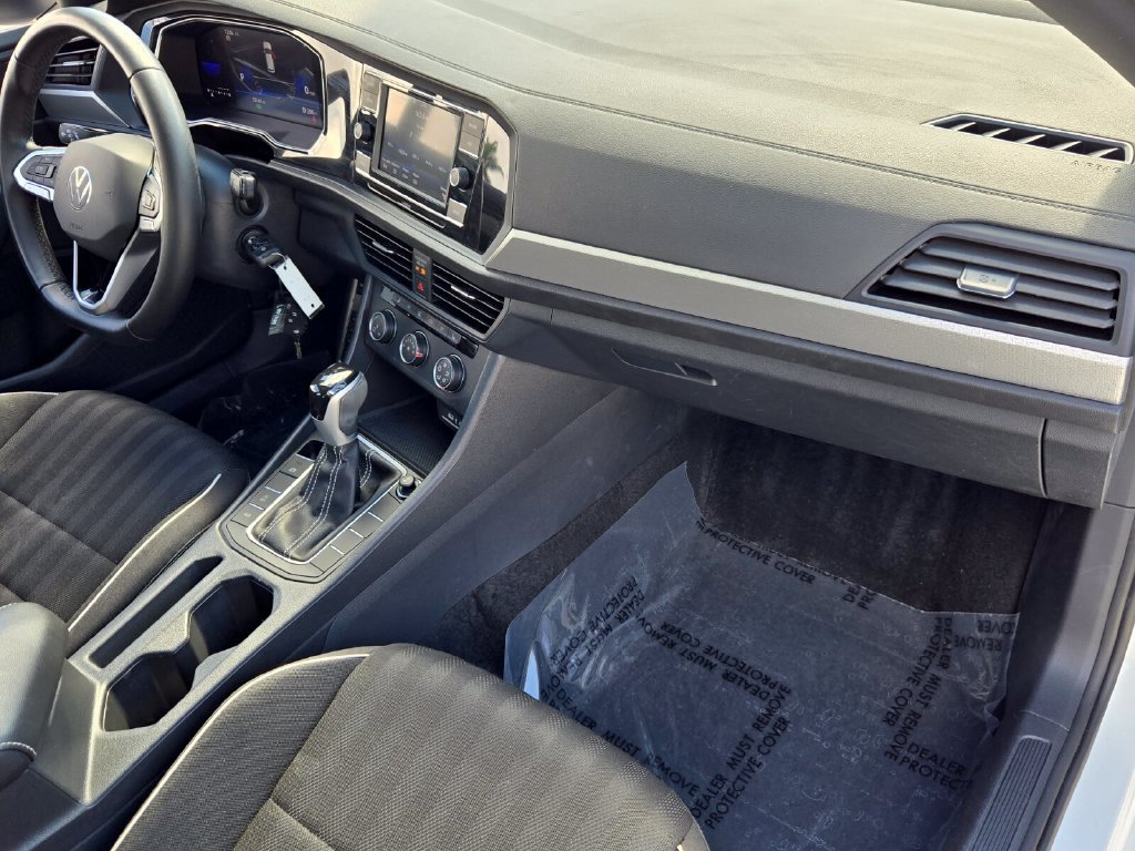 Certified 2024 Volkswagen Jetta Sport FWD image 17