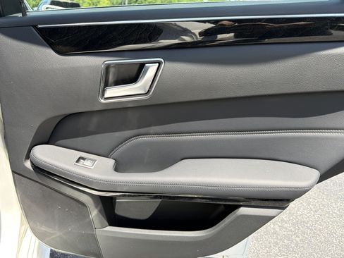 Used 2016 Mercedes-Benz E 350 Sedan w/ Premium Package image 16