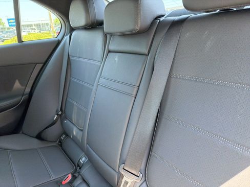 Used 2025 Mercedes-Benz C 300 Sedan image 33