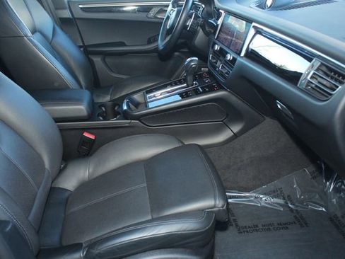 Used 2022 Porsche Macan image 27