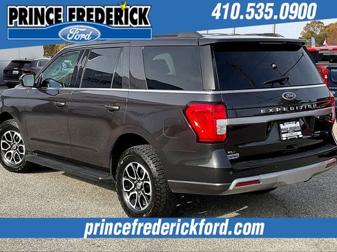 Used 2024 Ford Expedition XLT image 11