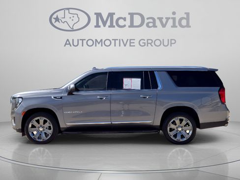 Used 2021 GMC Yukon XL Denali AWD/4WD image 2