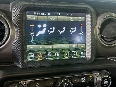 Used 2021 Jeep Wrangler Sport S image 23