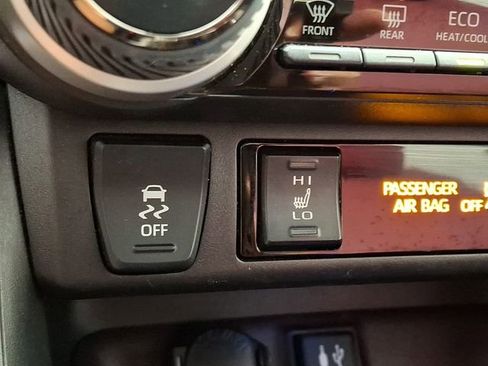 Certified 2019 Toyota RAV4 Limited FWD image 32