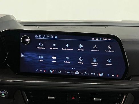 Certified 2025 Chevrolet Suburban Z71 w/ Z71 Off-Road Package image 25