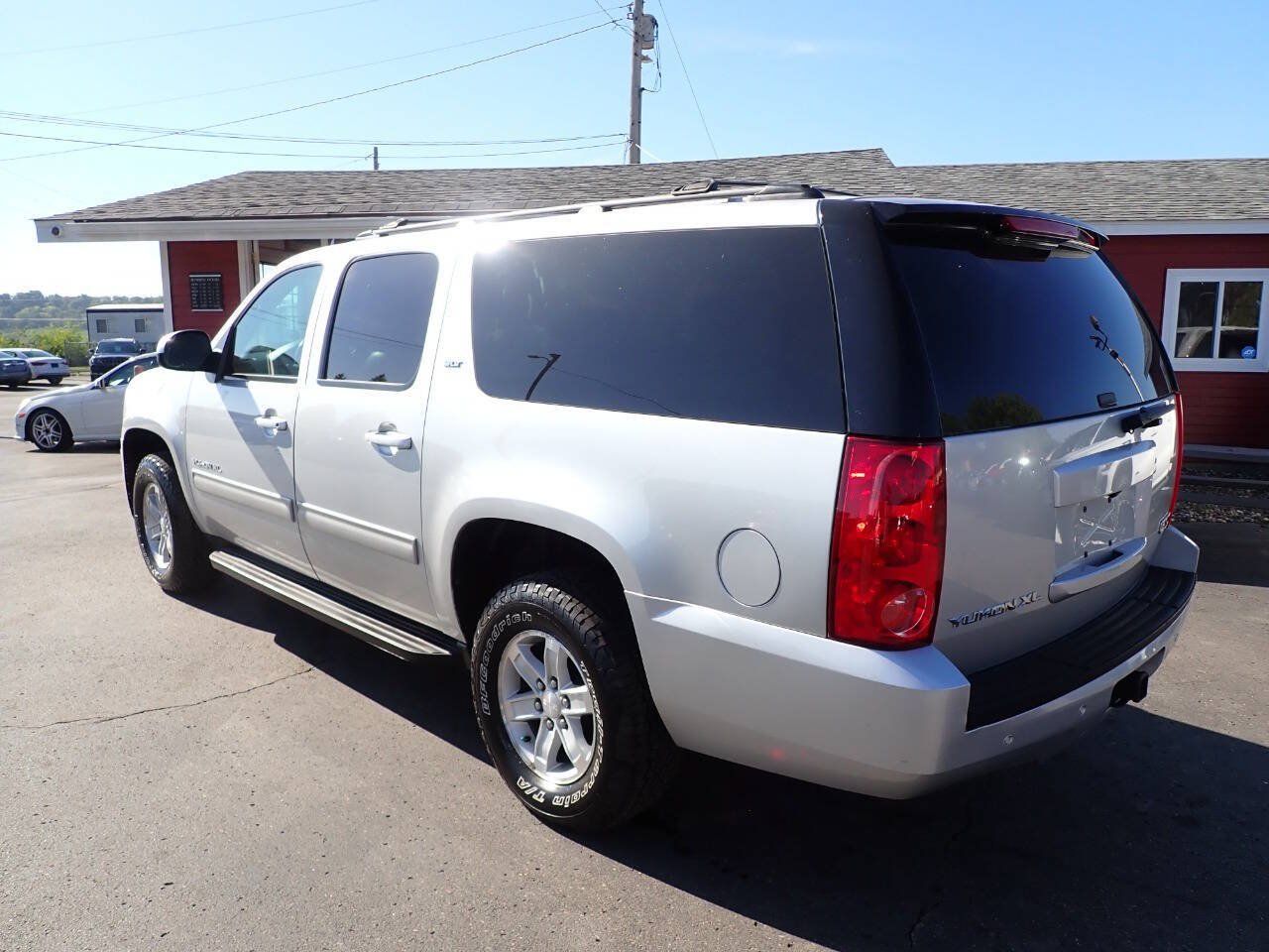 Used 2014 GMC Yukon XL SLT AWD/4WD image 4