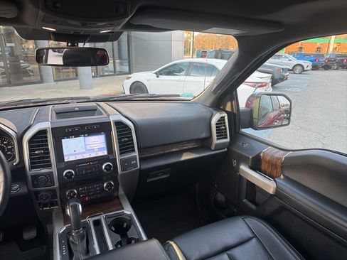 Used 2019 Ford F150 Lariat w/ Equipment Group 502A Luxury image 10