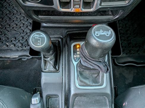 Used 2018 Jeep Wrangler Unlimited Sport S image 28
