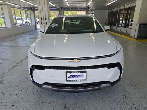 Certified 2025 Chevrolet Equinox EV LT w/ Convenience Package AWD/4WD image 8