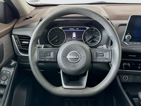 Used 2023 Nissan Rogue S AWD/4WD image 18