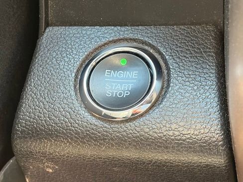 Used 2020 Ford Expedition XLT w/ Equipment Group 202A AWD/4WD image 22