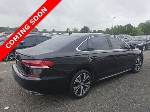 Used 2021 Volkswagen Passat 2.0T SE FWD image 4