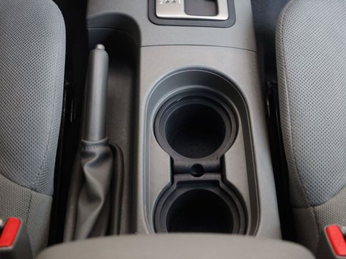 Used 2019 Nissan Frontier S RWD image 36