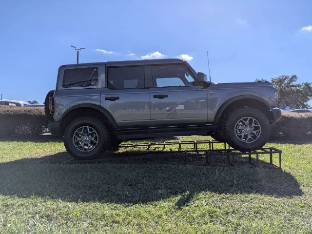 Used 2025 Ford Bronco Badlands AWD/4WD image 2