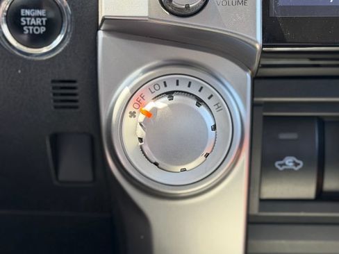 Used 2022 Toyota 4Runner SR5 AWD/4WD image 9